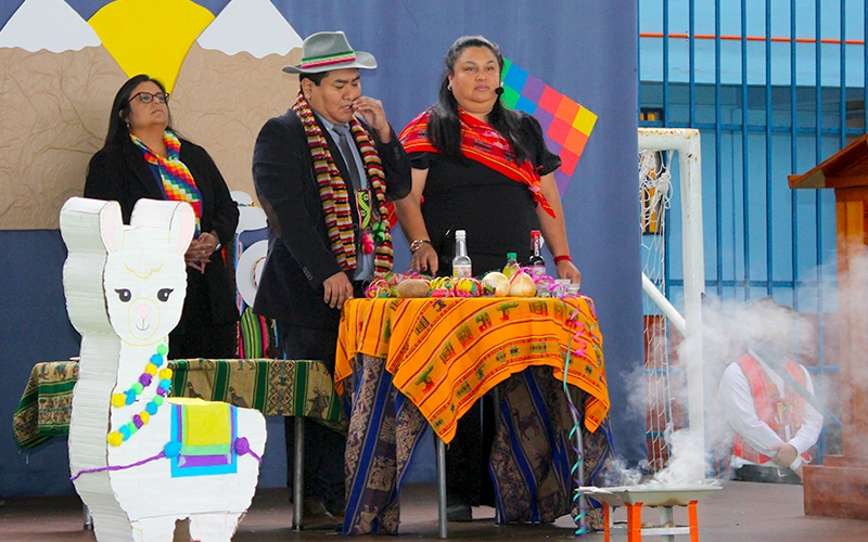 Comunidad educativa celebr&oacute; el Machaq Mara y honr&oacute; a los pueblos originarios