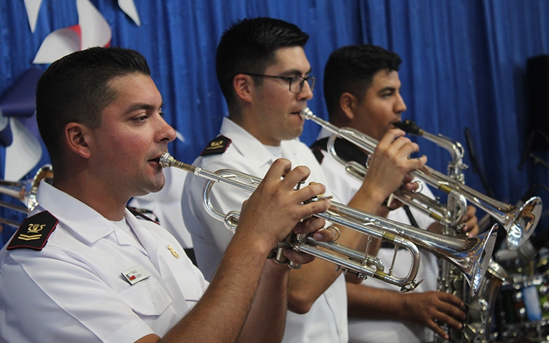 La Cuarta Zona Naval Lleva la Historia del Combate Naval de Iquique al Colegio Don Bosco
