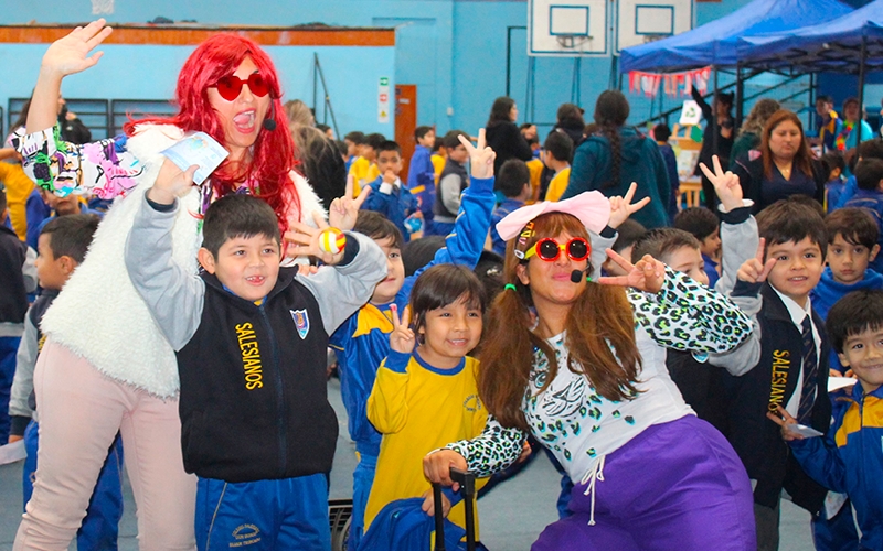 Con magia, baile y teatro se desarrolló la Feria de Bienestar del Colegio Don Bosco de Iquique